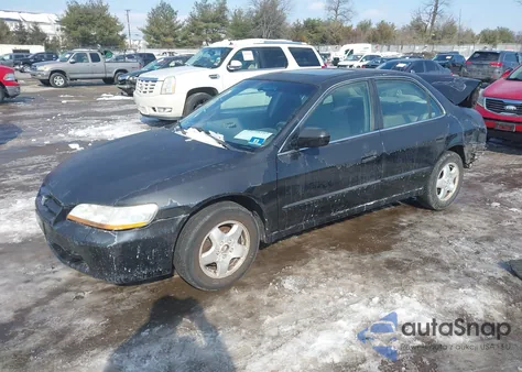 2000 Honda Accord 3.0 Ex из США, поврежденный, VIN 1HGCG1650YA070607